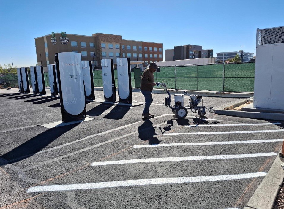 Commercial asphalt and parking lot project