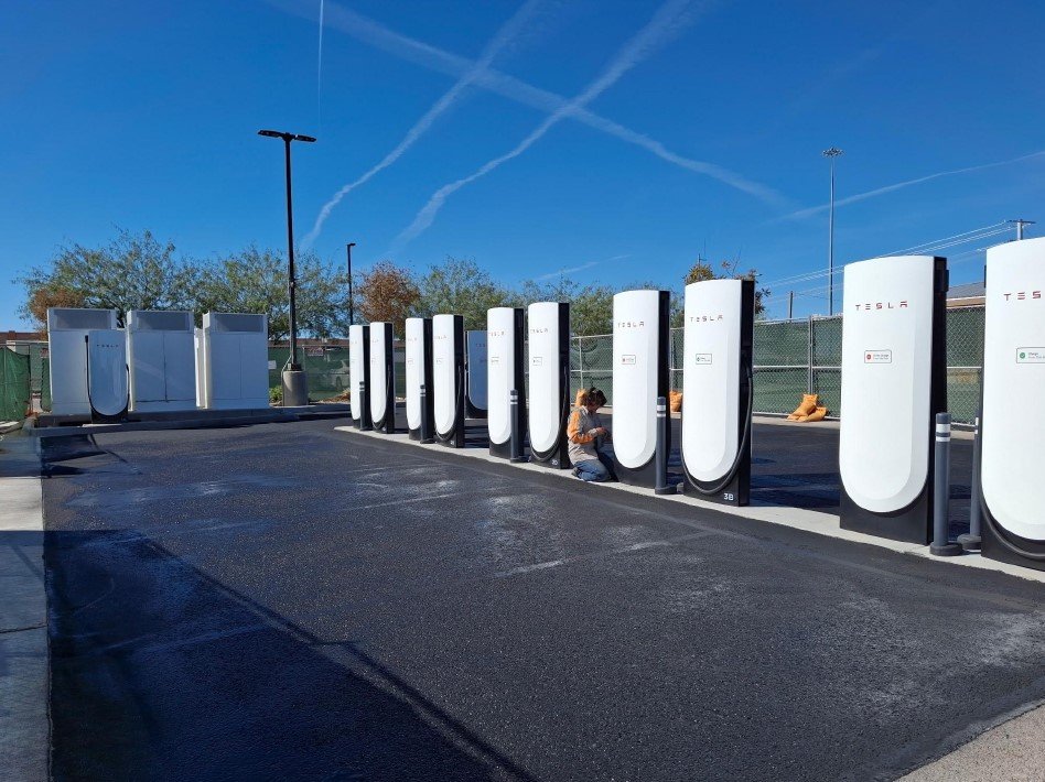 Commercial asphalt and parking lot project